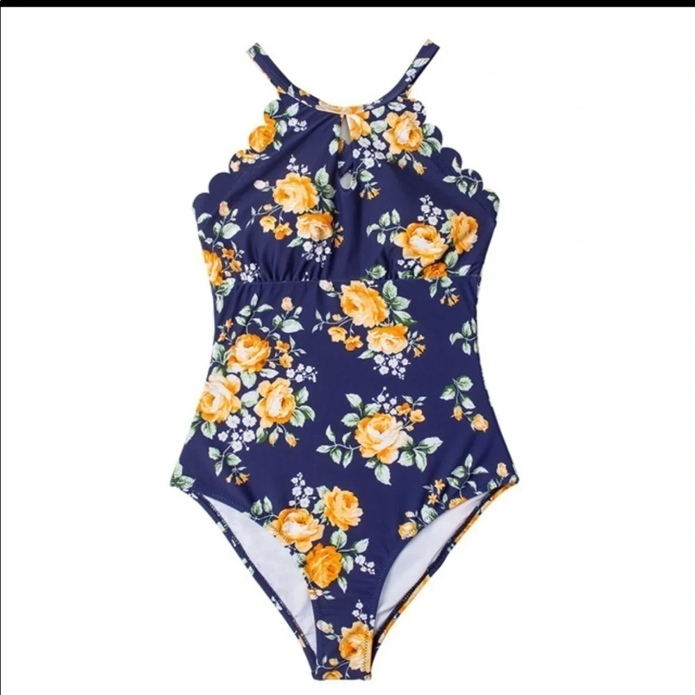 Cupshe Floral Scalloped Swimsuit Woman's Size‎ S